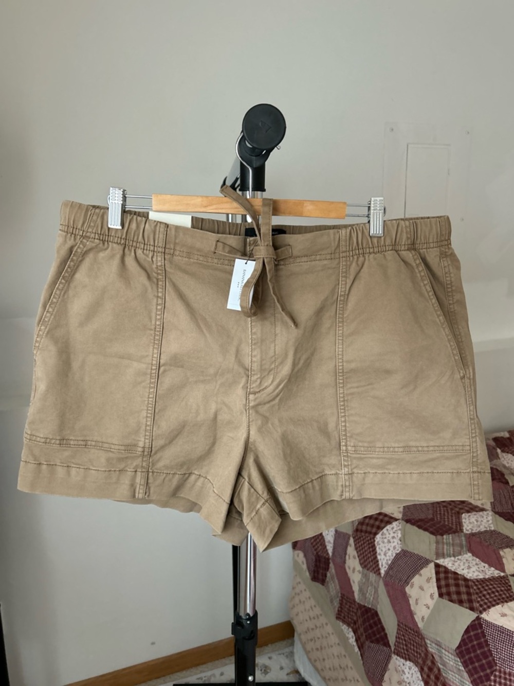 Banana Republic High Rise Chino Short NWT XL
